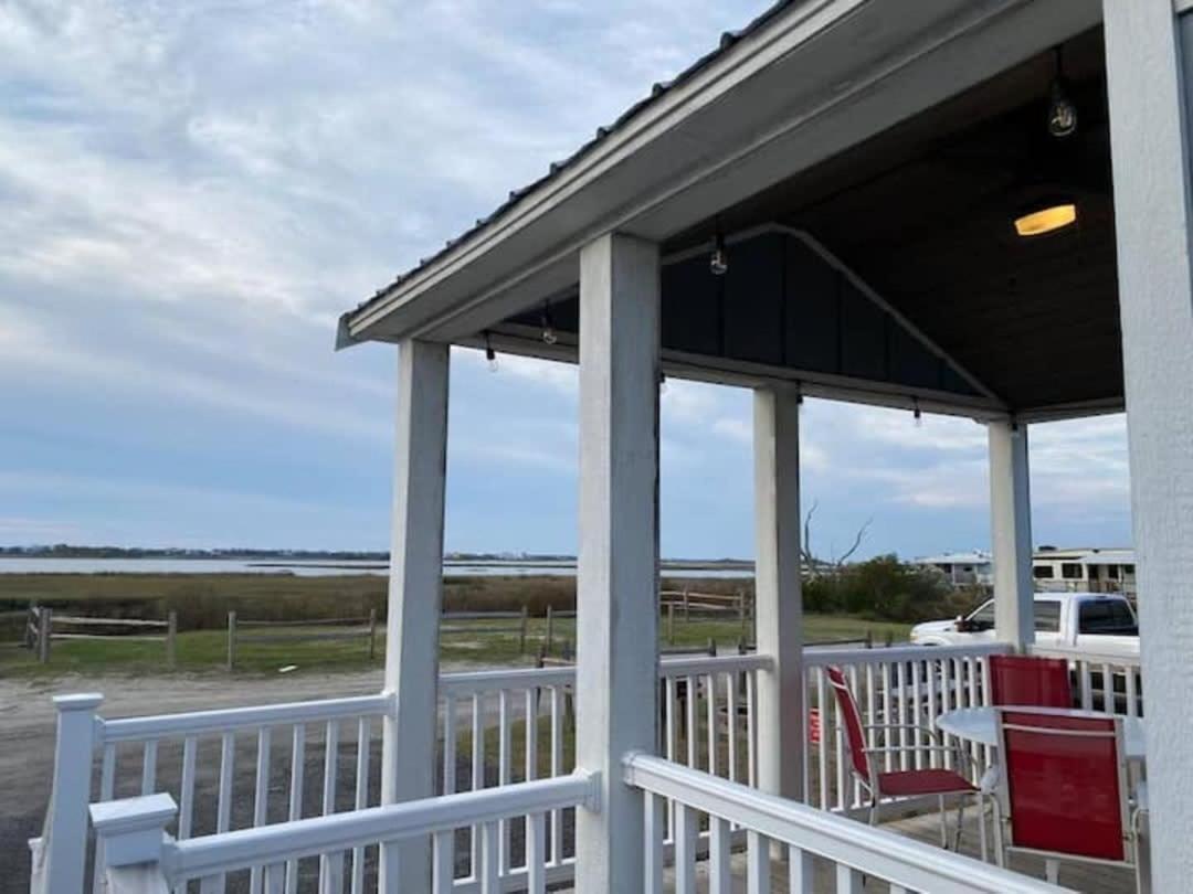 Surf City 2Br Park Home With Waterfront View And Parking Extérieur photo